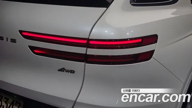 Genesis GV70 — Фото автомобиля 8