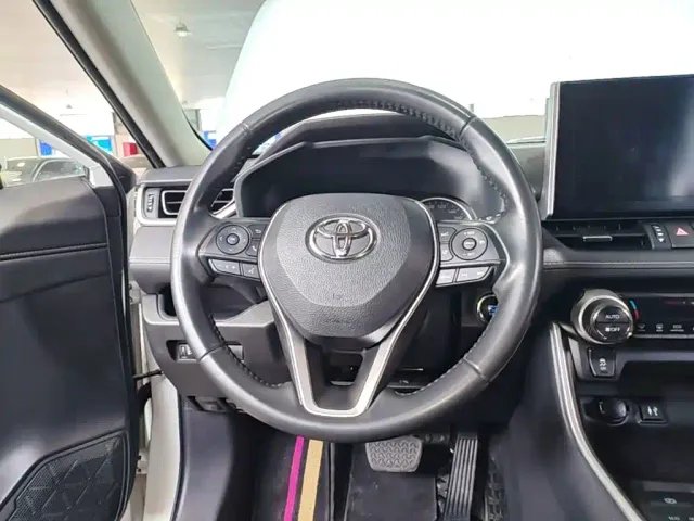 Toyota Wildlander — Фото автомобиля 10