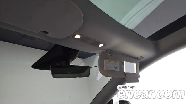 Tesla Model Y — Фото автомобиля 24