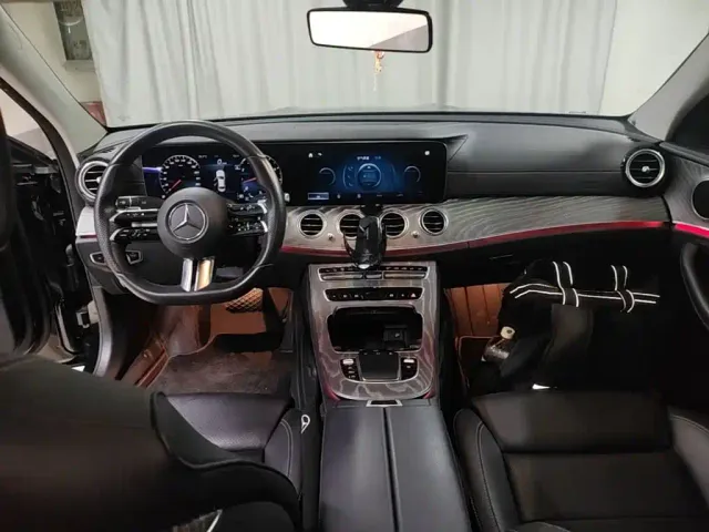 Mercedes-Benz E-Class — Фото автомобиля 9