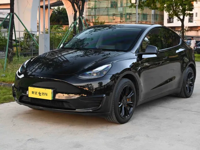 Фотография автомобиля — Tesla Model Y