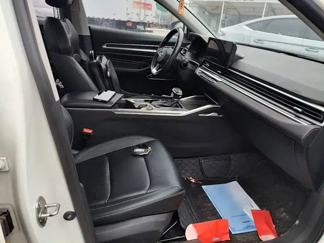 Geely Emgrand — Фото автомобиля 24