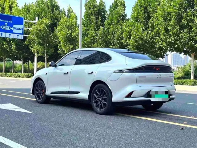 IM Motors LS6 — Фото автомобиля 7