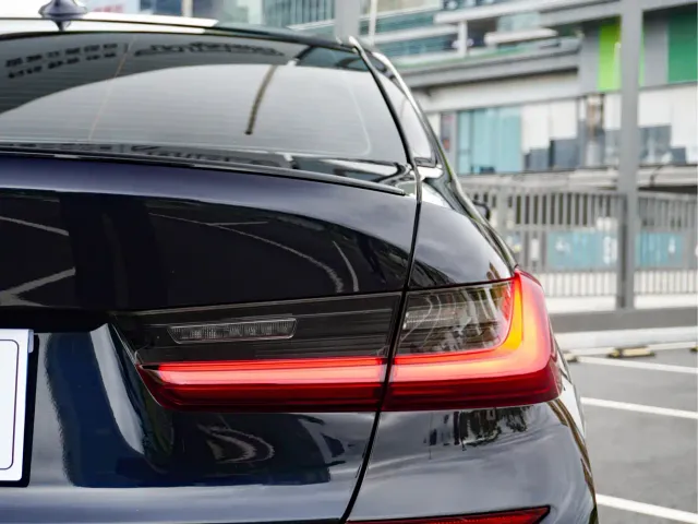 BMW 3 Series — Фото автомобиля 9