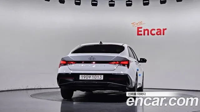 Hyundai Avante CN7 — Фото автомобиля 4