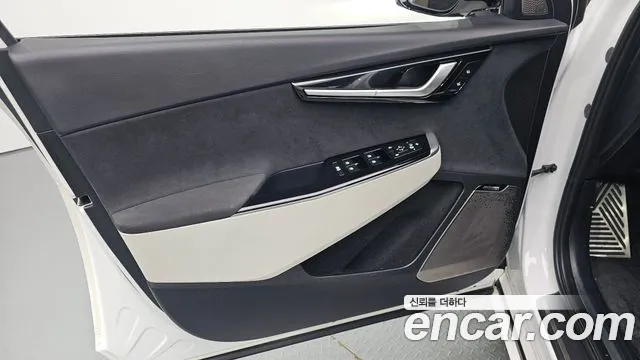 Kia EV6 — Фото автомобиля 23