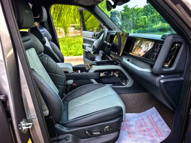 BYD FangChengBao Leopard 5 — Фото автомобиля 10