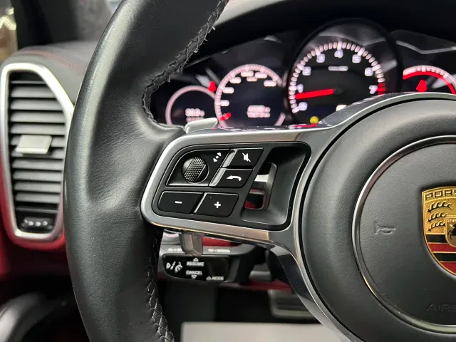 Porsche Cayenne — Фото автомобиля 15