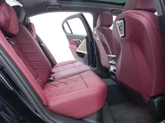 BMW 5 Series — Фото автомобиля 24
