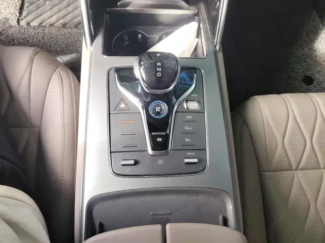 BYD Tang — Фото автомобиля 16