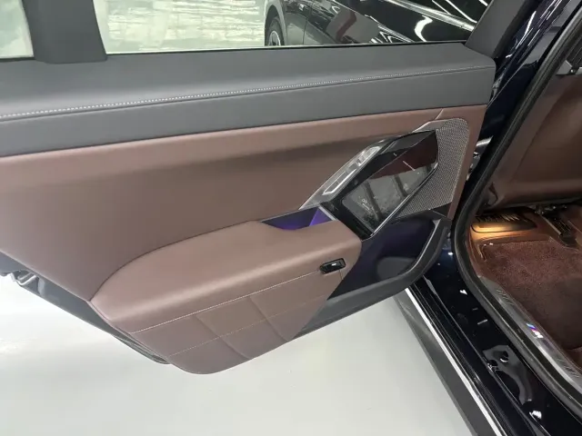 BMW 7 Series — Фото автомобиля 4