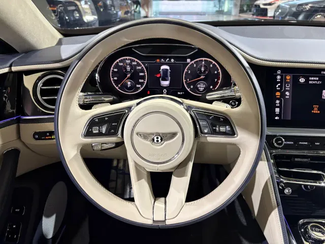 Bentley Flying Spur — Фото автомобиля 14