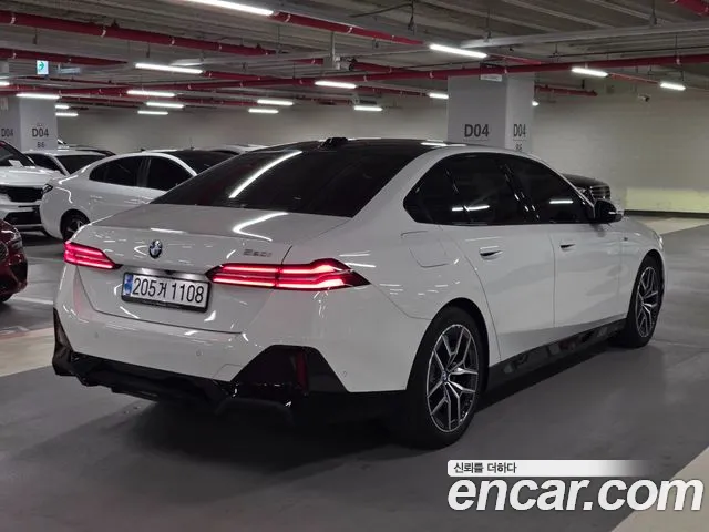 BMW 5 Series — Фото автомобиля 2