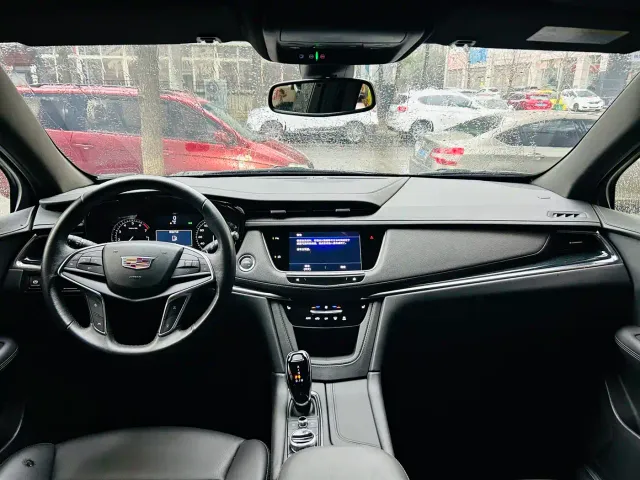 Cadillac XT5 — Фото автомобиля 4