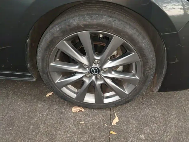 Mazda Axela — Фото автомобиля 8