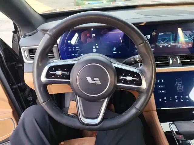 Li Auto ONE — Фото автомобиля 10