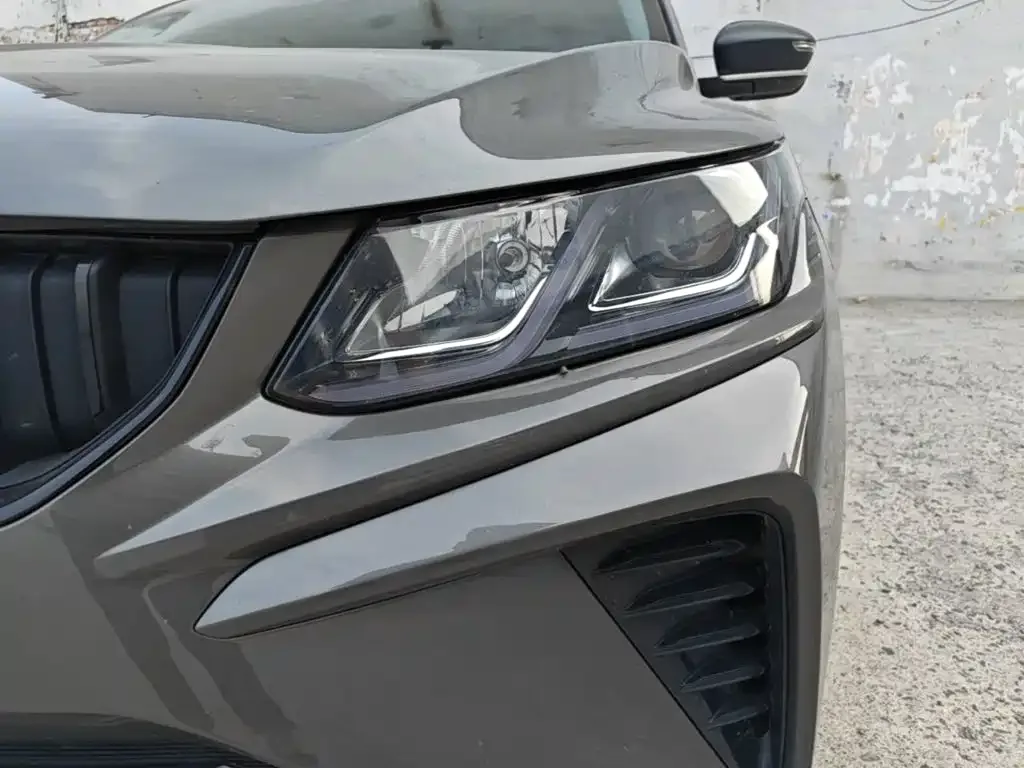 Geely Binyue 2024 1.5T DCT Soaring Dragon Edition — Фото автомобиля 23
