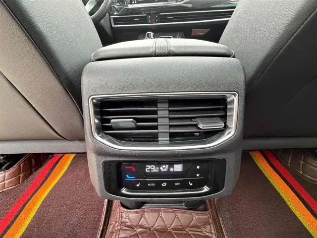 Volkswagen Talagon — Фото автомобиля 10