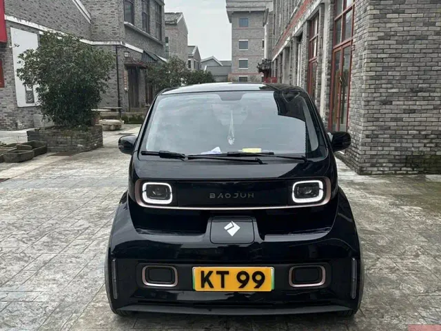 Baojun KiWi EV — Фото автомобиля 2