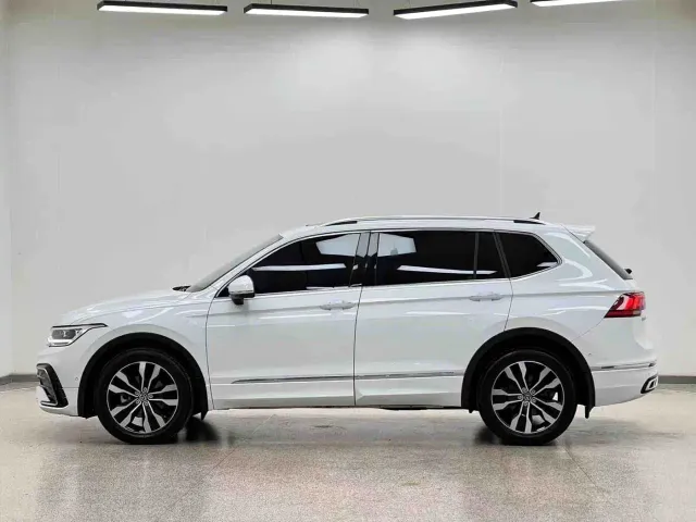 Volkswagen Tiguan L — Фото автомобиля 4