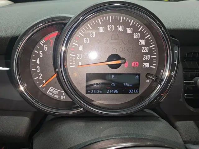 MINI Hatch — Фото автомобиля 11