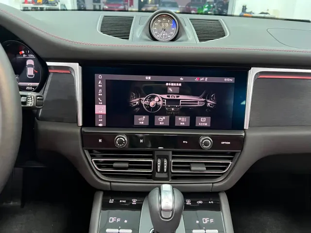 Porsche Macan — Фото автомобиля 14