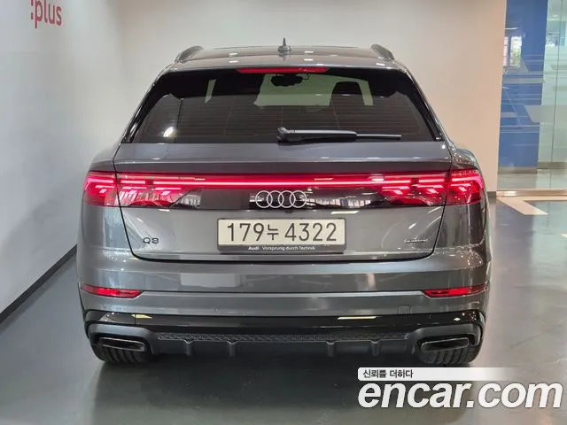 Audi Q8 55 TFSI quattro Premium — Фото автомобиля 4