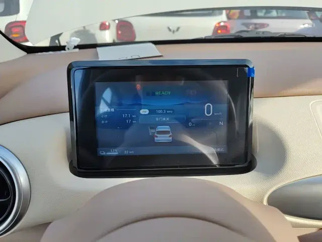 Wuling Hongguang Mini EV — Фото автомобиля 11
