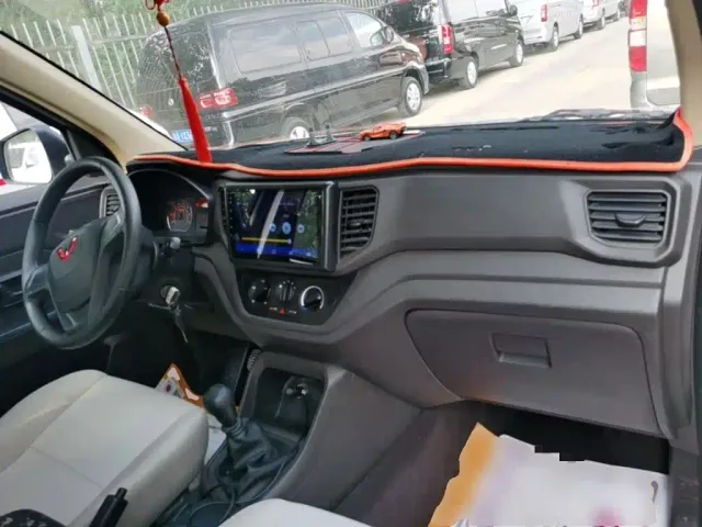 Wuling Hongguang V — Фото автомобиля 9