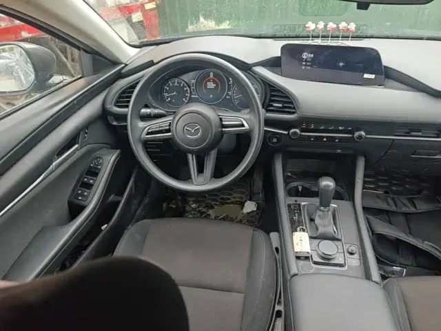 Mazda Axela — Фото автомобиля 10