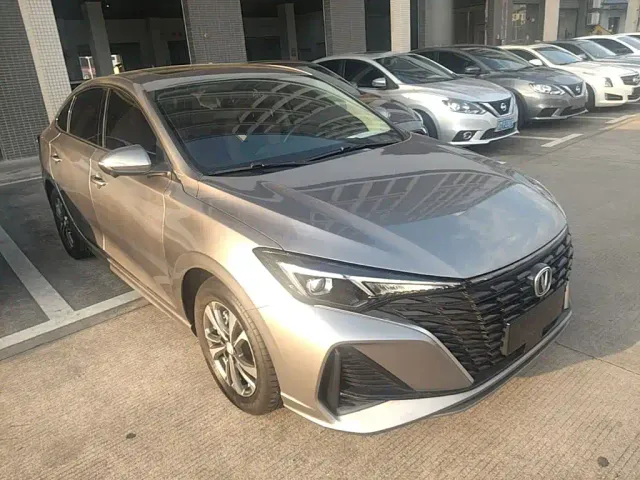 Changan Eado — Фото автомобиля 3