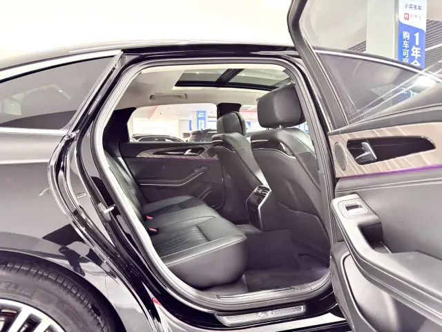 Hongqi H9 — Фото автомобиля 12