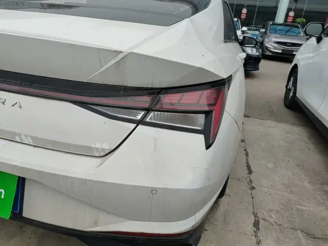 Hyundai Elantra — Фото автомобиля 7
