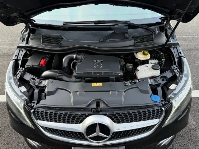 Mercedes-Benz V-Class — Фото автомобиля 11