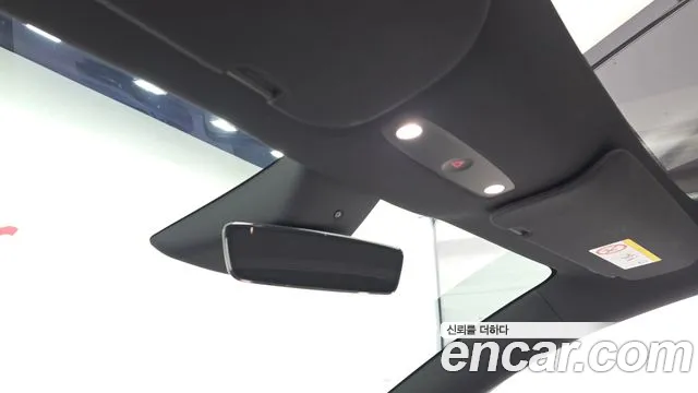 Tesla Model Y — Фото автомобиля 26