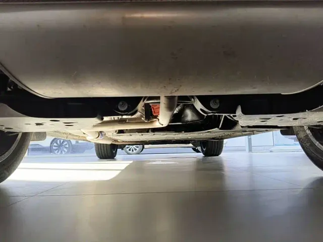 Volvo XC70 Plug-in Hybrid — Фото автомобиля 11