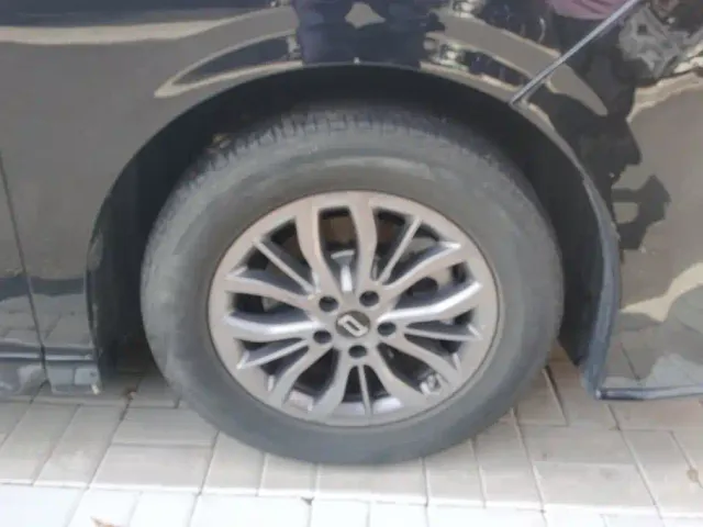 Bestune Besturn M9 — Фото автомобиля 6