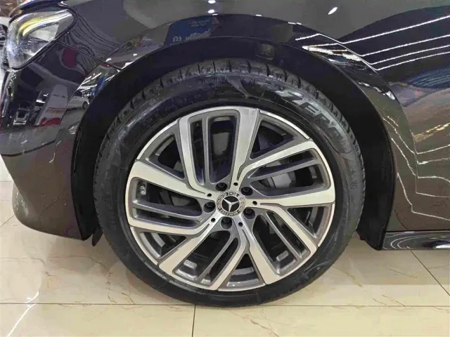 Mercedes-Benz E-Class — Фото автомобиля 13