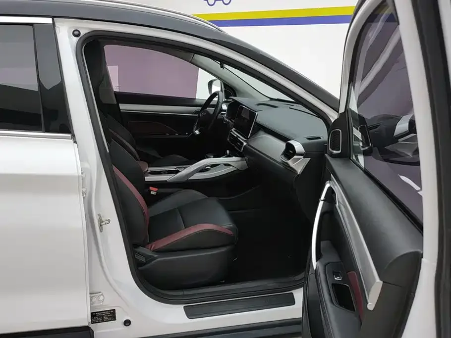 Geely Binyue 2021 1.4T DCT Diamond Edition — Фото автомобиля 8