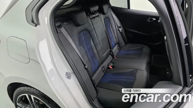 BMW 1 Series F40 — Фото автомобиля 11