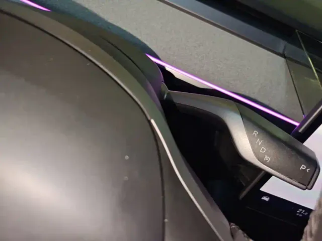 Tesla Model Y — Фото автомобиля 13