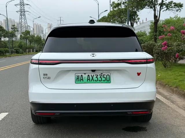 Nio ES8 — Фото автомобиля 7