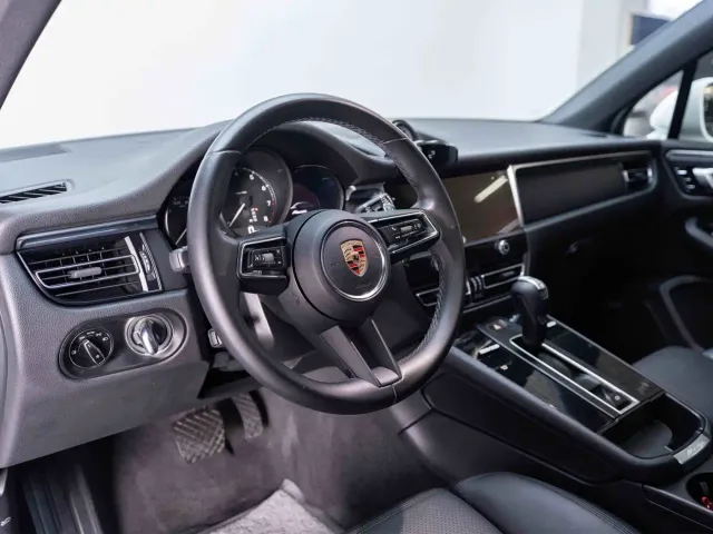 Porsche Macan — Фото автомобиля 11