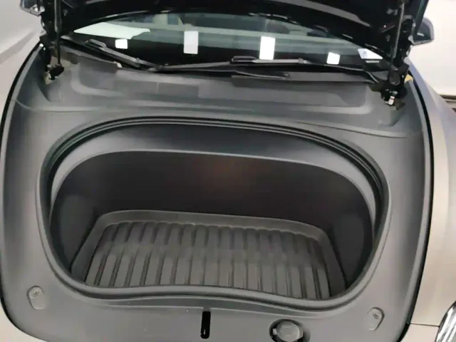 Tesla Model 3 — Фото автомобиля 19