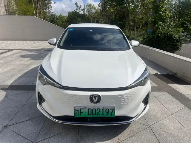 Changan Eado — Фото автомобиля 2