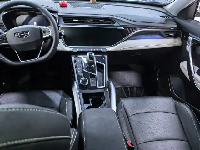 Geely Boyue — Фото автомобиля 8