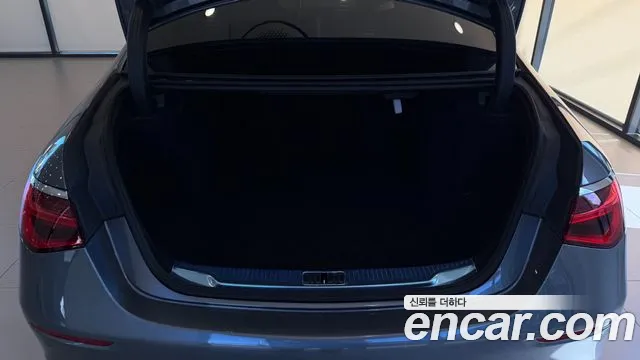 Mercedes-Benz S-Class — Фото автомобиля 17