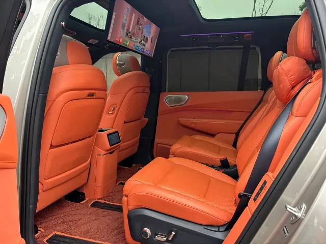 Lynk & Co 900 — Фото автомобиля 6