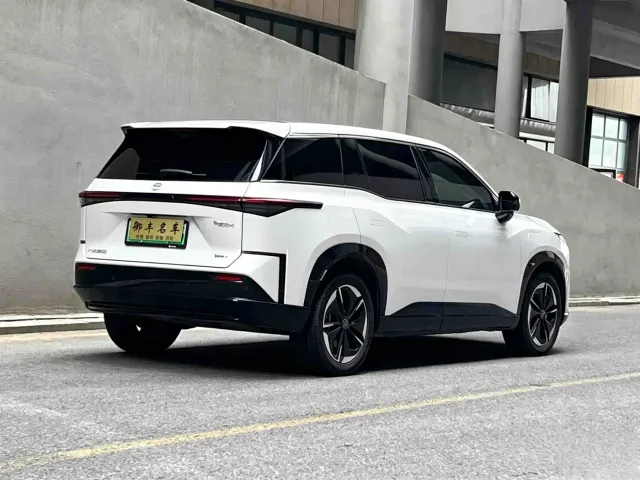 Toyota BoZhi 3X — Фото автомобиля 3