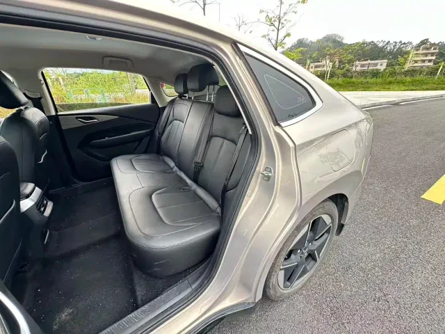 Wuling Starlight — Фото автомобиля 9